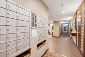 5 Schenck Ave in Great Neck Plaza, NY - Foto de edificio - Building Photo