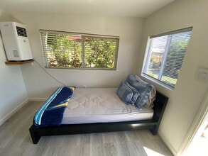 13130 Ridgedale Dr in Poway, CA - Building Photo - Building Photo