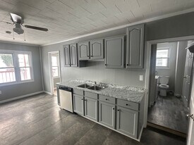 7347 Waldman Ave in Sparrows Point, MD - Building Photo