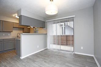 Asher Park in Irving, TX - Foto de edificio - Interior Photo