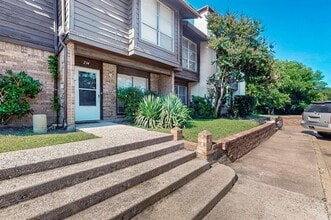 234 Rolling Hills Pl in Lancaster, TX - Building Photo - Building Photo