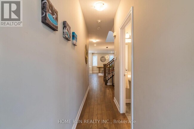 974 Kilbirnie Dr in Ottawa, ON - Building Photo - Building Photo