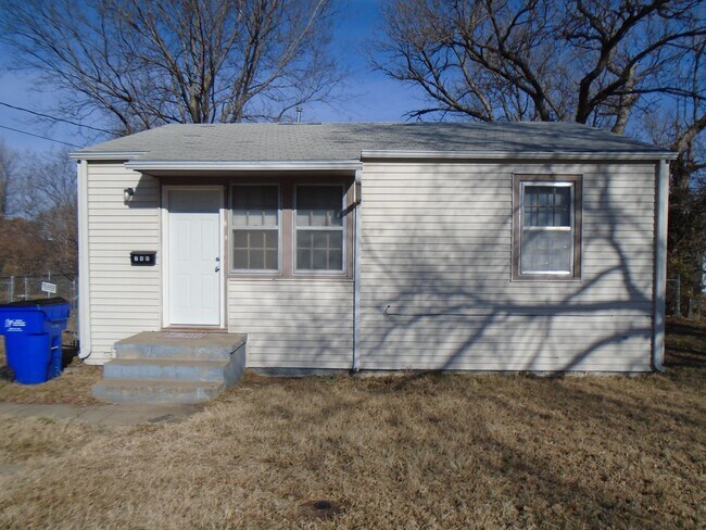 property at 748 W 1st St