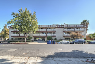 Clayton Pines Apartments in Concord, CA - Building Photo - Building Photo