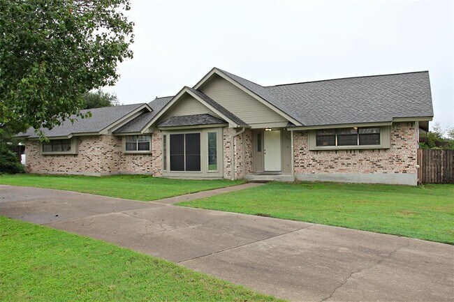 property at 3616 Arrowhead Cir
