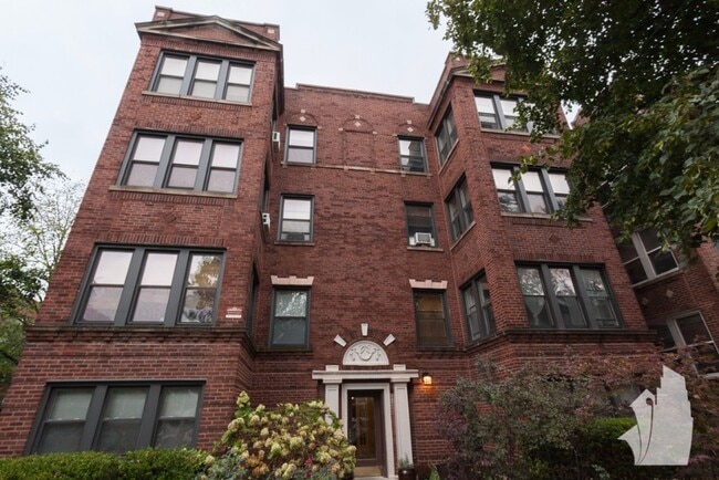 property at 4904 N Rockwell St