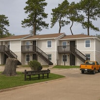 North Loop Apartments in Athens, TX - Building Photo