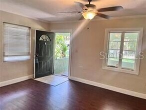 2221 Hawick Ln in Winter Park, FL - Foto de edificio - Building Photo