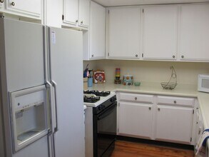 2250 King Ct in San Luis Obispo, CA - Foto de edificio - Building Photo