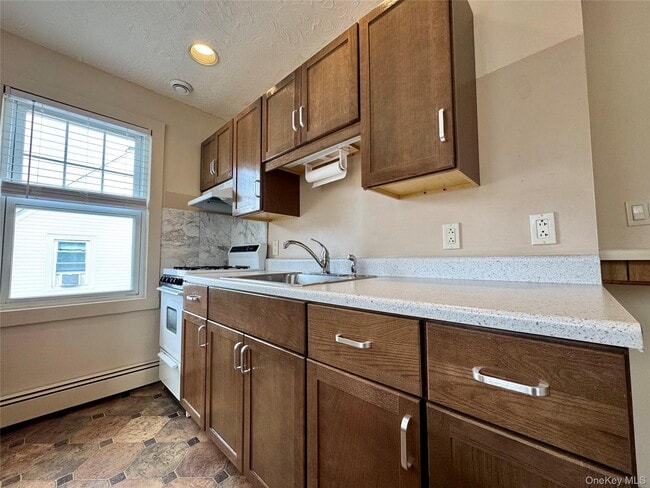 99 Jerusalem Ave in Hicksville, NY - Building Photo - Building Photo