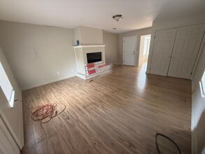 1020 Longstreet Dr in Tallahassee, FL - Building Photo - Building Photo