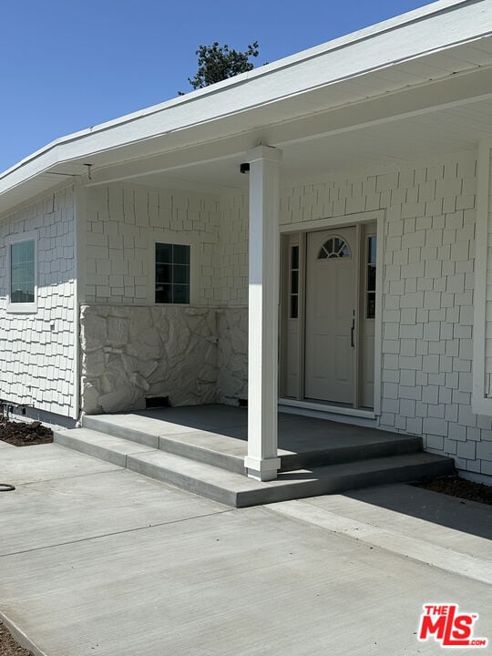 495 Erbes Rd in Thousand Oaks, CA - Building Photo - Building Photo