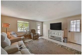 646 Circlewood Dr in Venice, FL - Building Photo - Building Photo