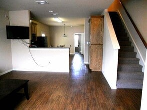 2420 W Prairie St in Denton, TX - Building Photo - Building Photo