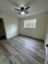 2110 Melbourne St in Houston, TX - Foto de edificio - Building Photo