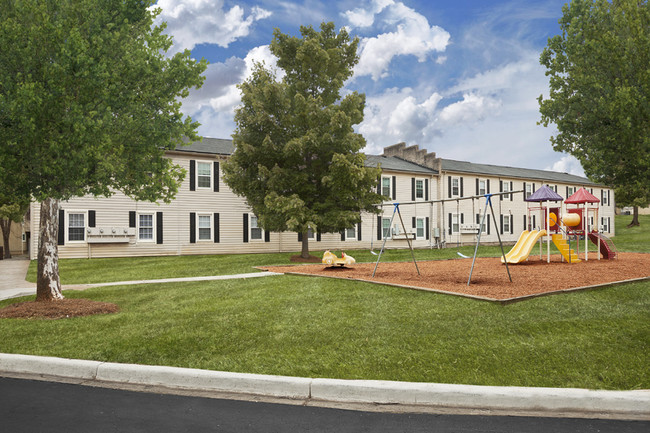 Hampton Creste Apartments in Charlotte, NC - Building Photo - Building Photo