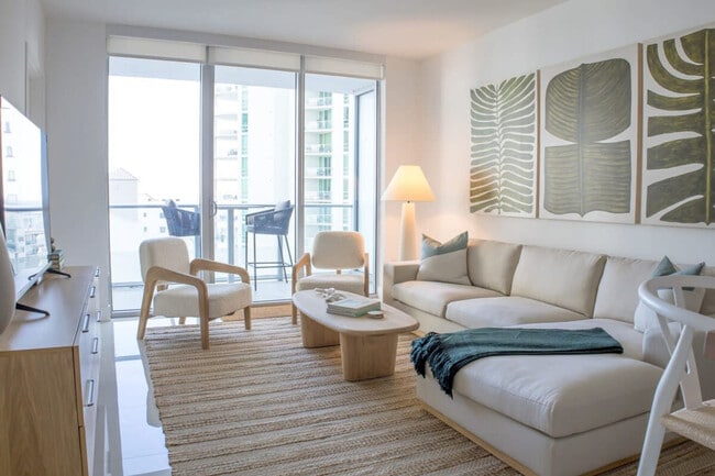 1300 Brickell Bay Dr