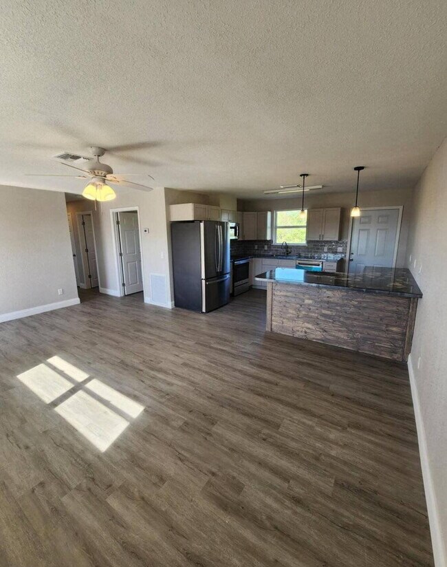 1249 Chobee St in Okeechobee, FL - Building Photo - Building Photo