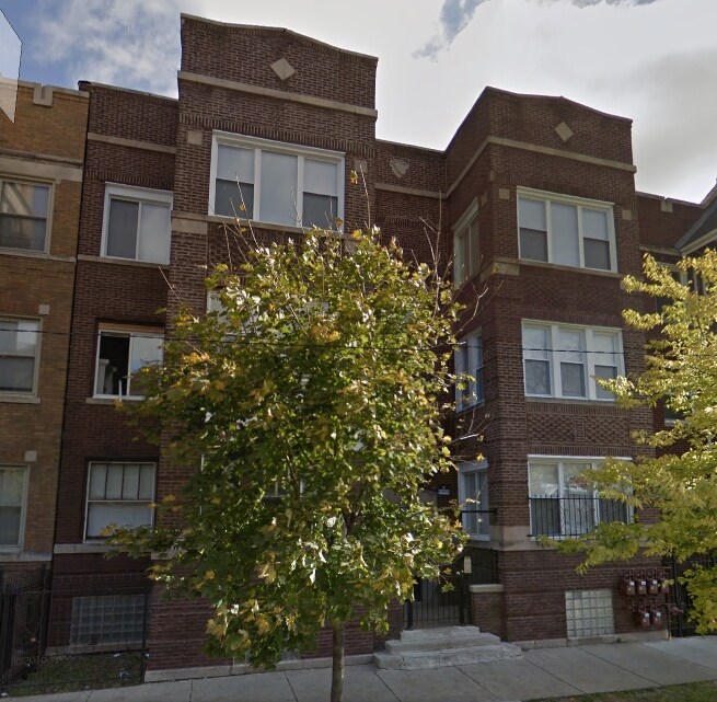 7043 S Clyde Ave in Chicago, IL - Building Photo