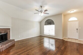 1009 Crooked Creek Ct in Midlothian, TX - Building Photo - Building Photo