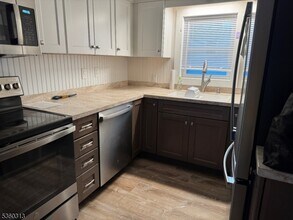 19 N Bridge St in Somerville, NJ - Building Photo - Building Photo