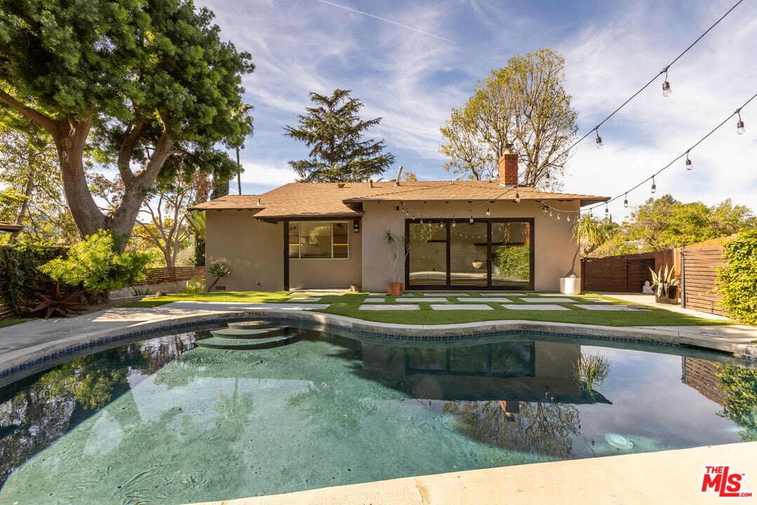 3424 Primera Ave in Los Angeles, CA - Building Photo