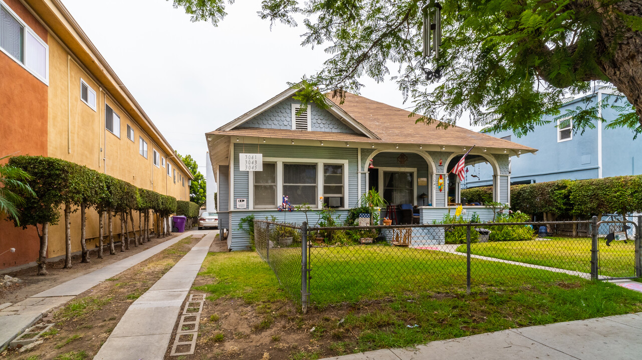 3041 E 5th St in Long Beach, CA - Building Photo