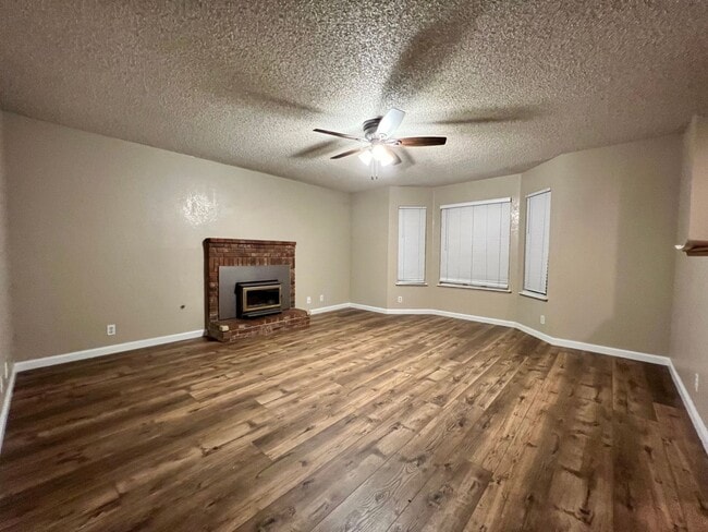 1688 University Ave in Madera, CA - Building Photo - Building Photo