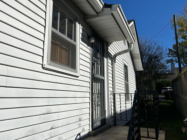 143 42nd Ave N in Nashville, TN - Building Photo - Building Photo