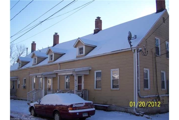 5-9 Maple St in East Windsor, CT - Building Photo - Building Photo