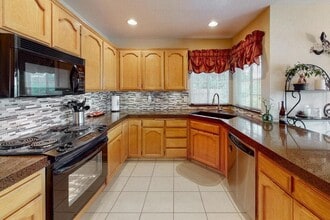 2460 Stabler Ln in Yuba City, CA - Building Photo - Building Photo