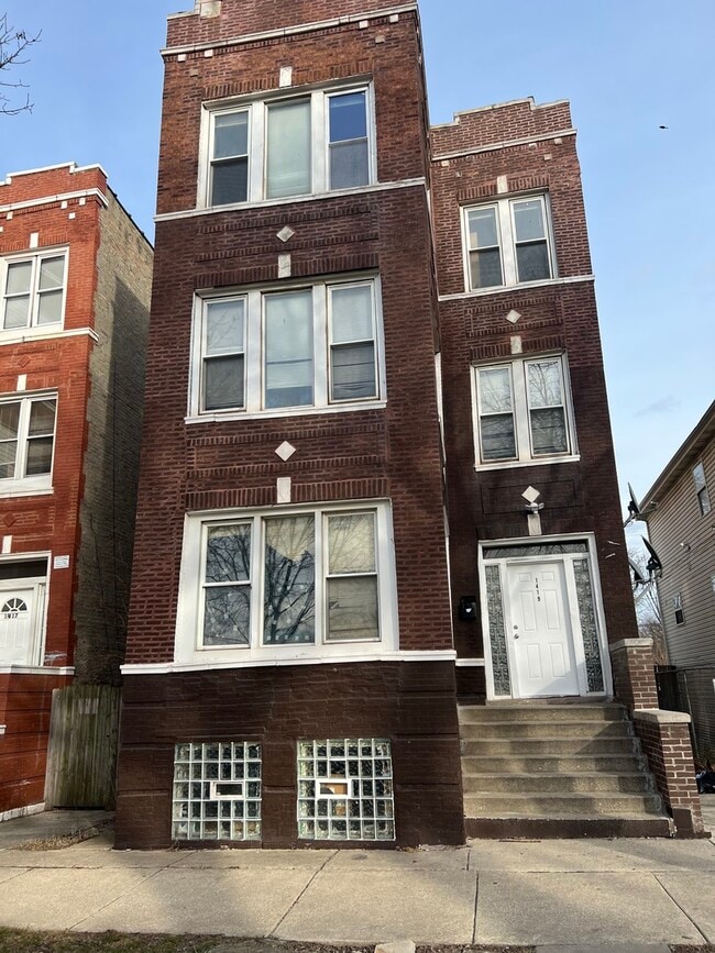 property at 1419 S Tripp Ave