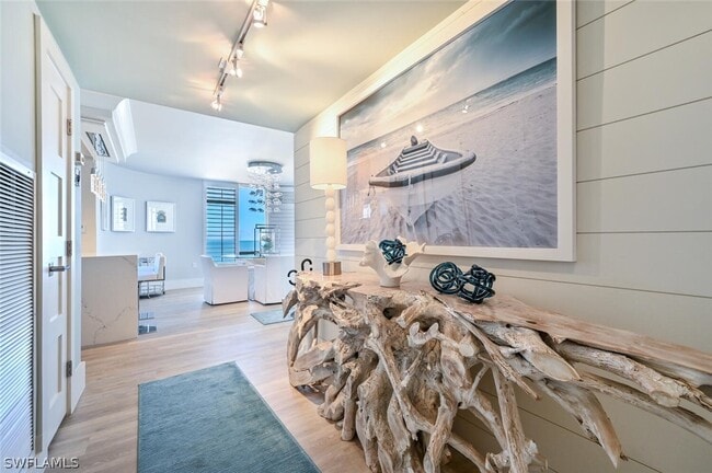 3115 Gulf Shore Blvd N in Naples, FL - Foto de edificio - Building Photo