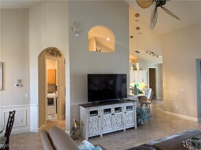 121 Bonita Ct in Marco Island, FL - Foto de edificio - Building Photo