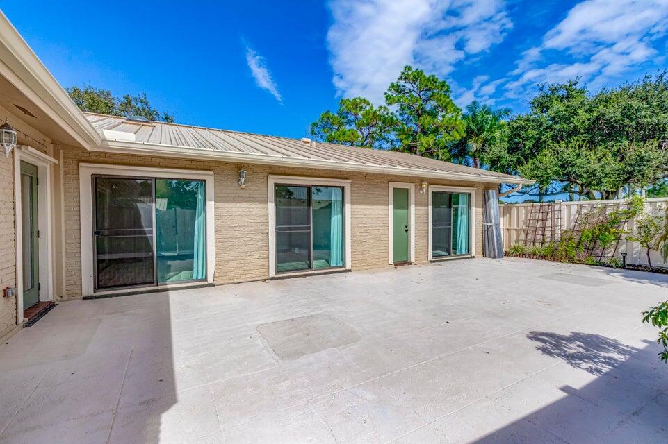 5518 Golden Eagle Cir in Palm Beach Gardens, FL - Building Photo