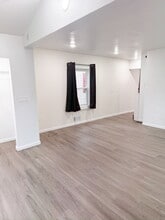 613 Oakland Ave in Greensburg, PA - Building Photo - Building Photo