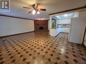 23 Connie Dr in Tiny, ON - Building Photo - Building Photo