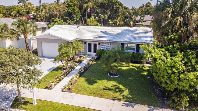 8 Wellesley Dr in Lake Worth Beach, FL - Building Photo - Building Photo