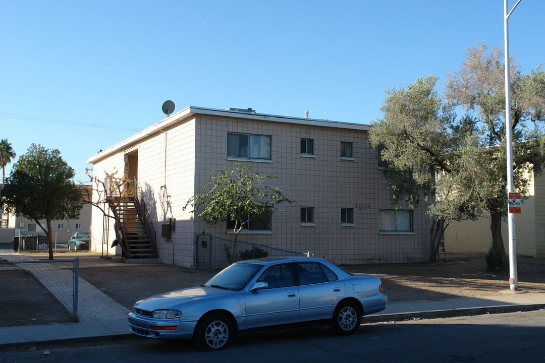 2924 Poplar Ave in Las Vegas, NV - Building Photo