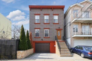 131 Armstrong Ave in Jersey City, NJ - Building Photo