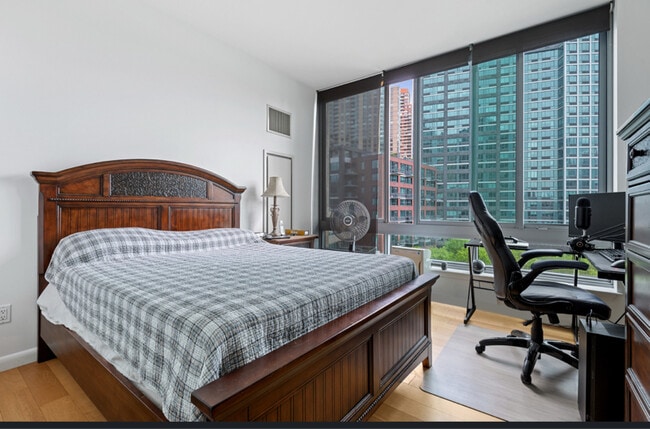 4630 Center Blvd in Queens, NY - Building Photo - Building Photo