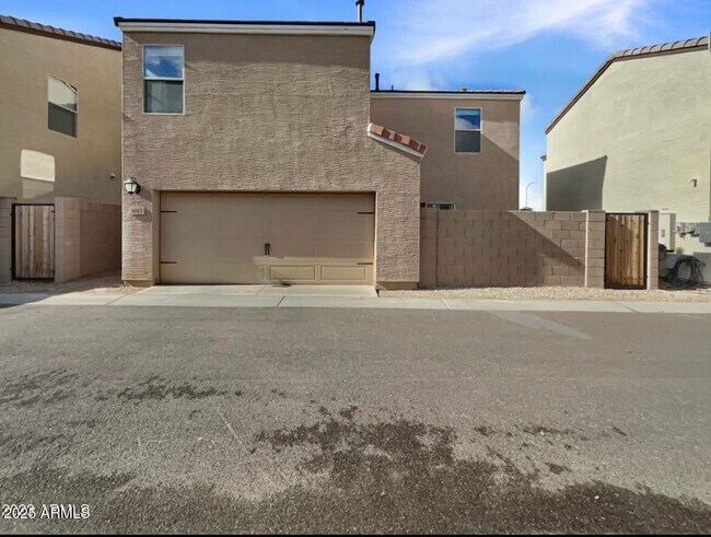 8065 W Agora Ln in Phoenix, AZ - Building Photo - Building Photo