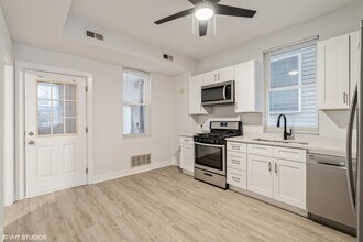 3119 N Oakley Ave-Unit -1 in Chicago, IL - Building Photo - Building Photo