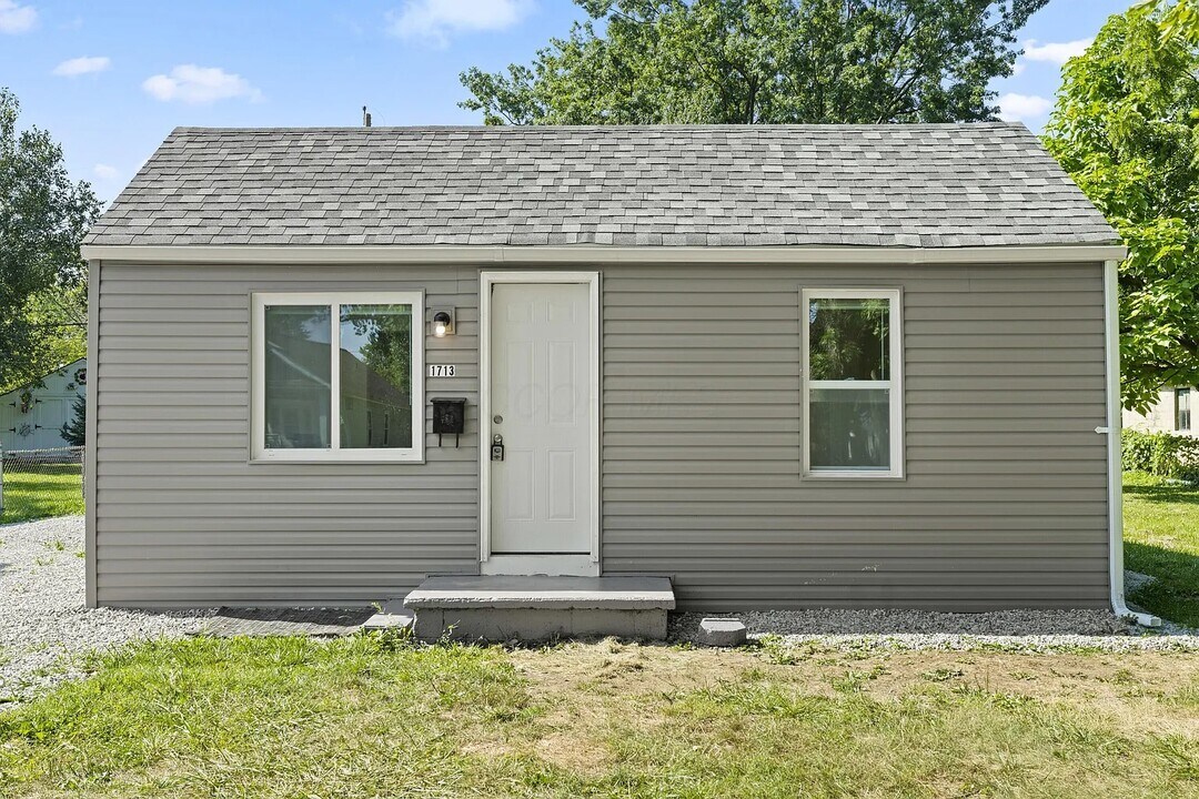 1713 Sale Rd in Columbus, OH - Building Photo