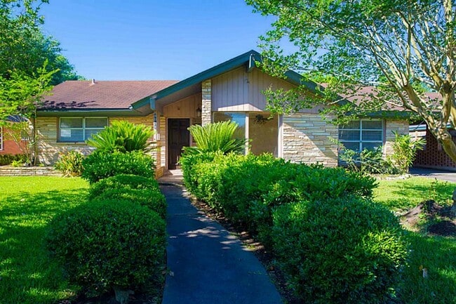 property at 4031 Martinshire Dr