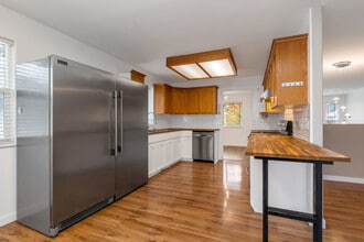 8181 Kunimoto Ct in Mission, BC - Building Photo - Building Photo