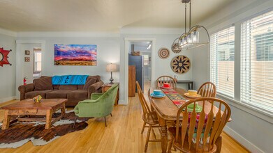 414 Vassar Dr SE in Albuquerque, NM - Foto de edificio - Building Photo