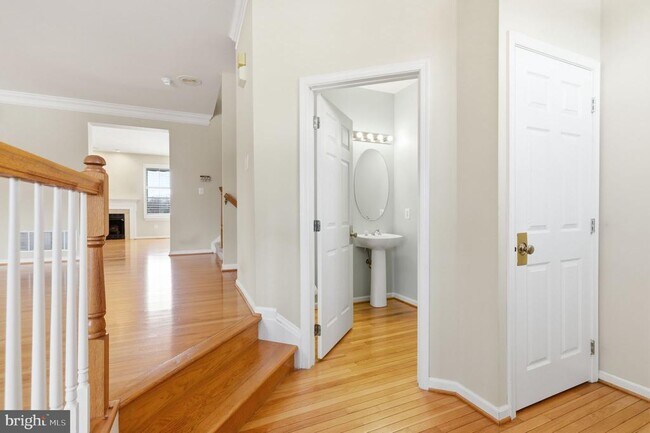 21369 Sawyer Square in Ashburn, VA - Building Photo - Building Photo