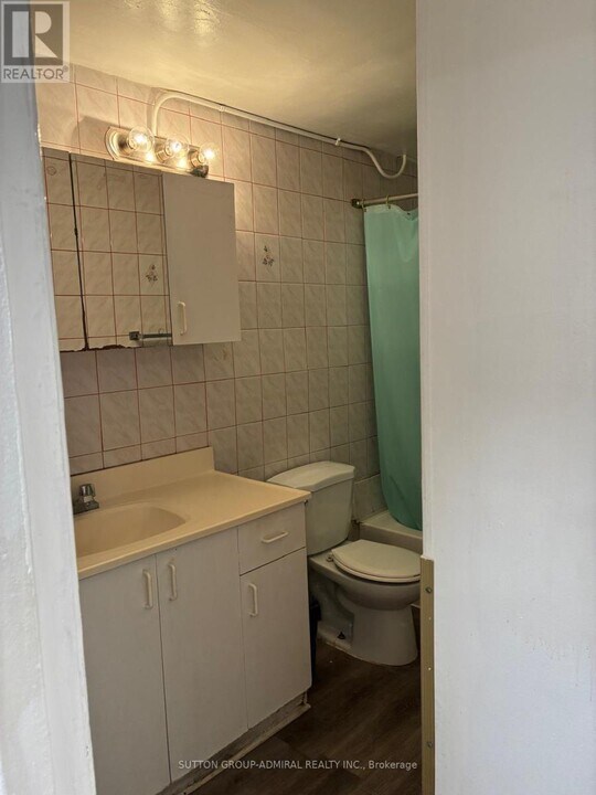 56 Garthdale Ct in Toronto, ON - Building Photo