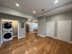 77 Pearl St, Unit 1 in Somerville, MA - Building Photo - Building Photo